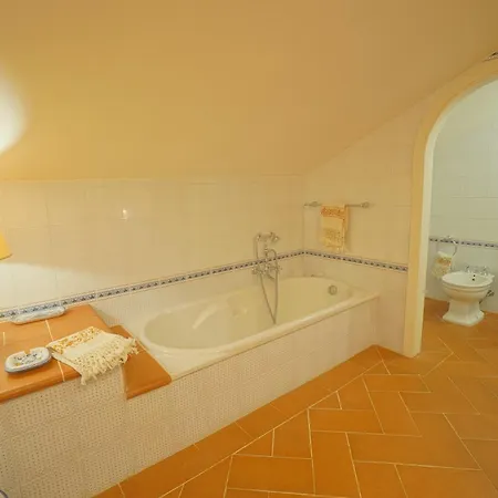 빌라 Tenuta D'elci - Relax E Piscina Nel Bosco *